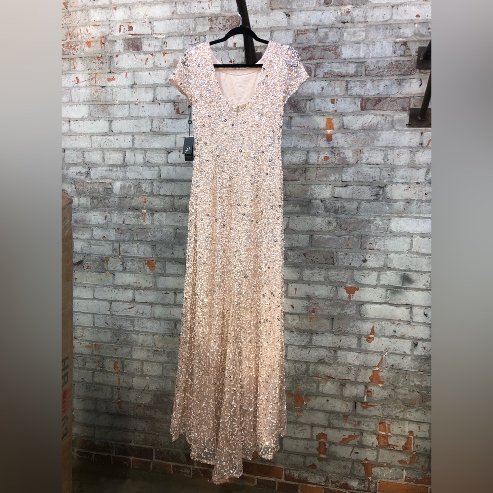 NWT Adrianna Papell Short-Sleeve All Over Sequin Gown Sz 6 - Picture 4 of 6